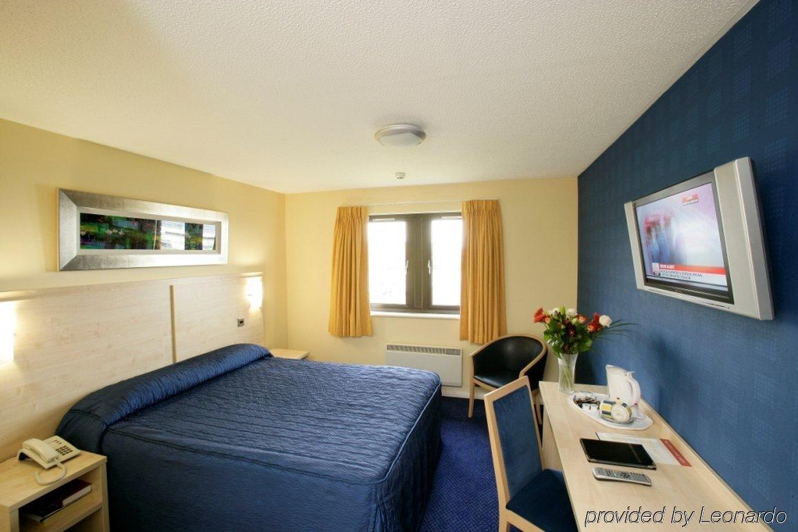 Leonardo Inn Aberdeen Airport Dyce Zimmer foto